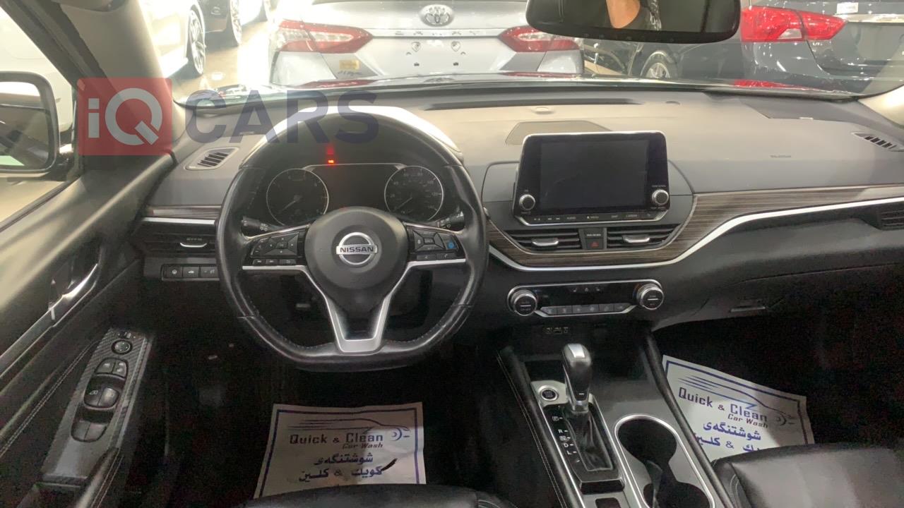 Nissan Altima